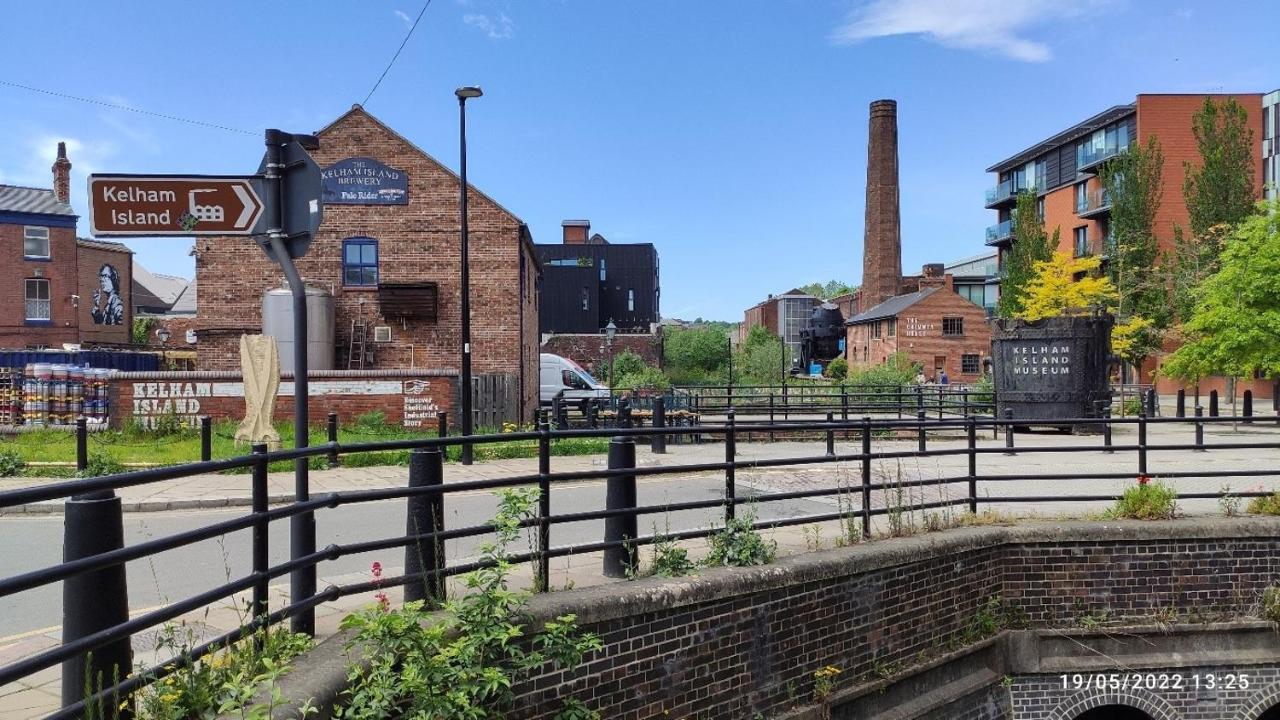 Historic Clock Tower Apartment With Rooftop Terrace And Free Secure Parking Sheffield Exterior foto