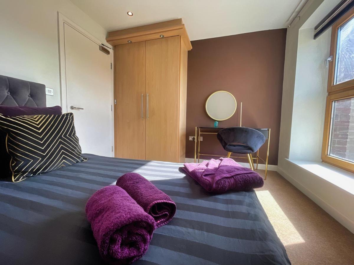 Historic Clock Tower Apartment With Rooftop Terrace And Free Secure Parking Sheffield Exterior foto